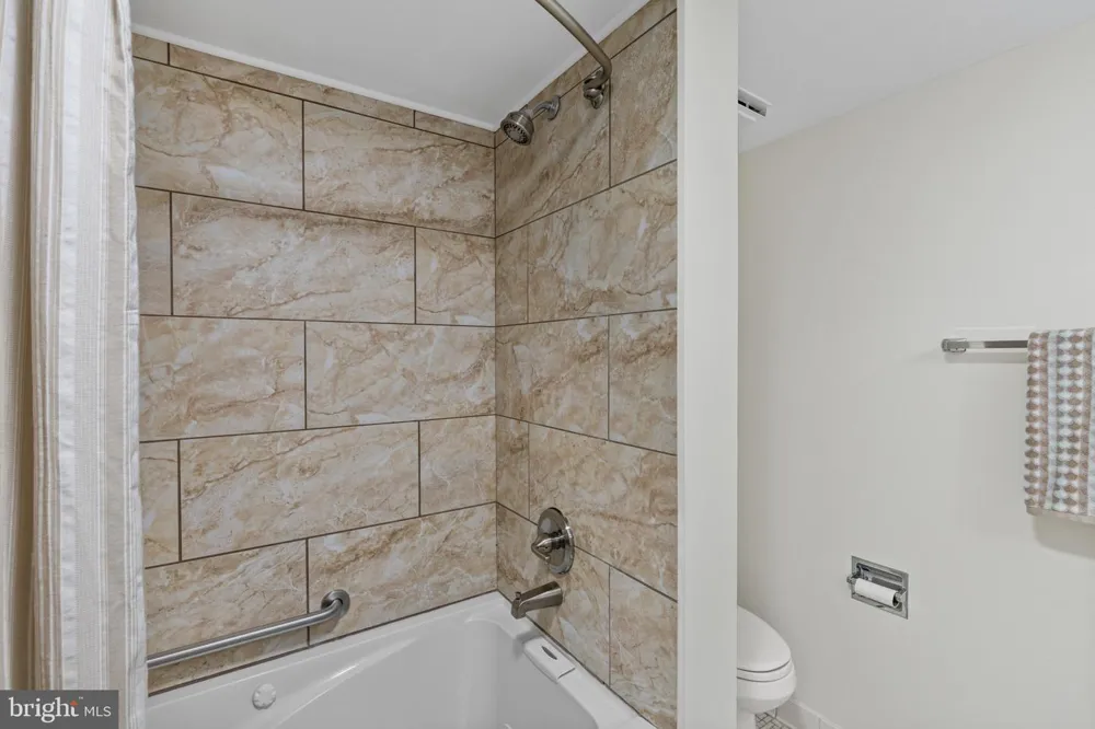 4 CANDLEMAKER COURT #201 Baltimore, MD 21208