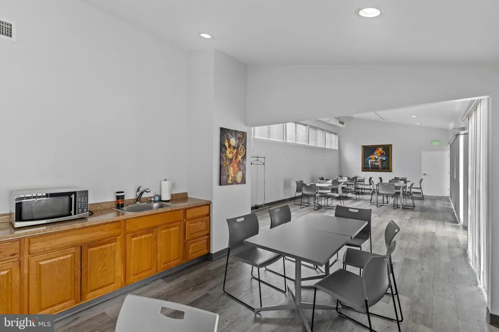4 CANDLEMAKER COURT #201 Baltimore, MD 21208