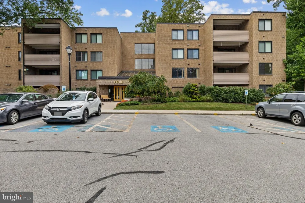 4 CANDLEMAKER COURT #201 Baltimore, MD 21208