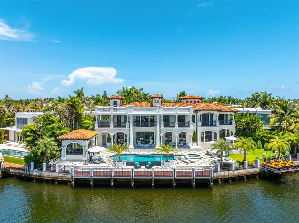 498 Parkway Pkwy Golden Beach, FL 33160