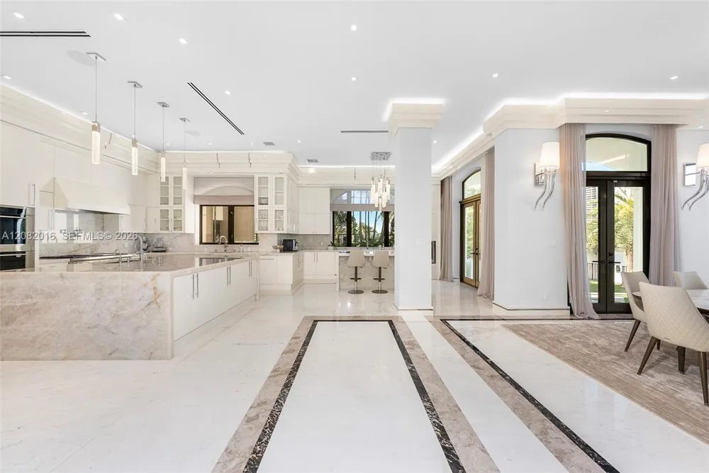 498 Parkway Pkwy Golden Beach, FL 33160