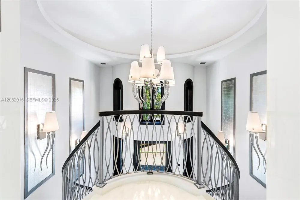 498 Parkway Pkwy Golden Beach, FL 33160