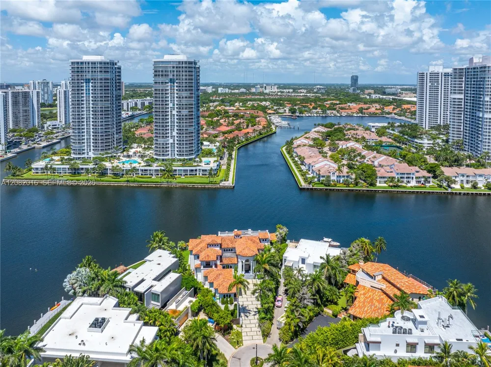 498 Parkway Pkwy Golden Beach, FL 33160
