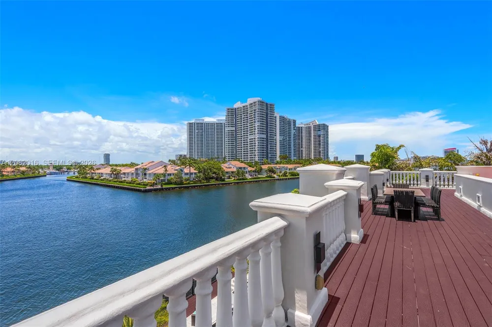 498 Parkway Pkwy Golden Beach, FL 33160