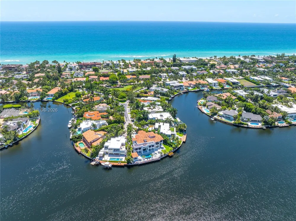 498 Parkway Pkwy Golden Beach, FL 33160