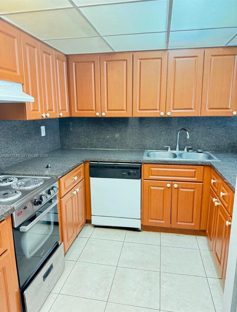 6960 Miami Gardens Dr #2-225 Hialeah, FL 33015