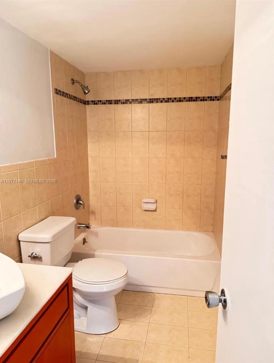 6960 Miami Gardens Dr #2-225 Hialeah, FL 33015