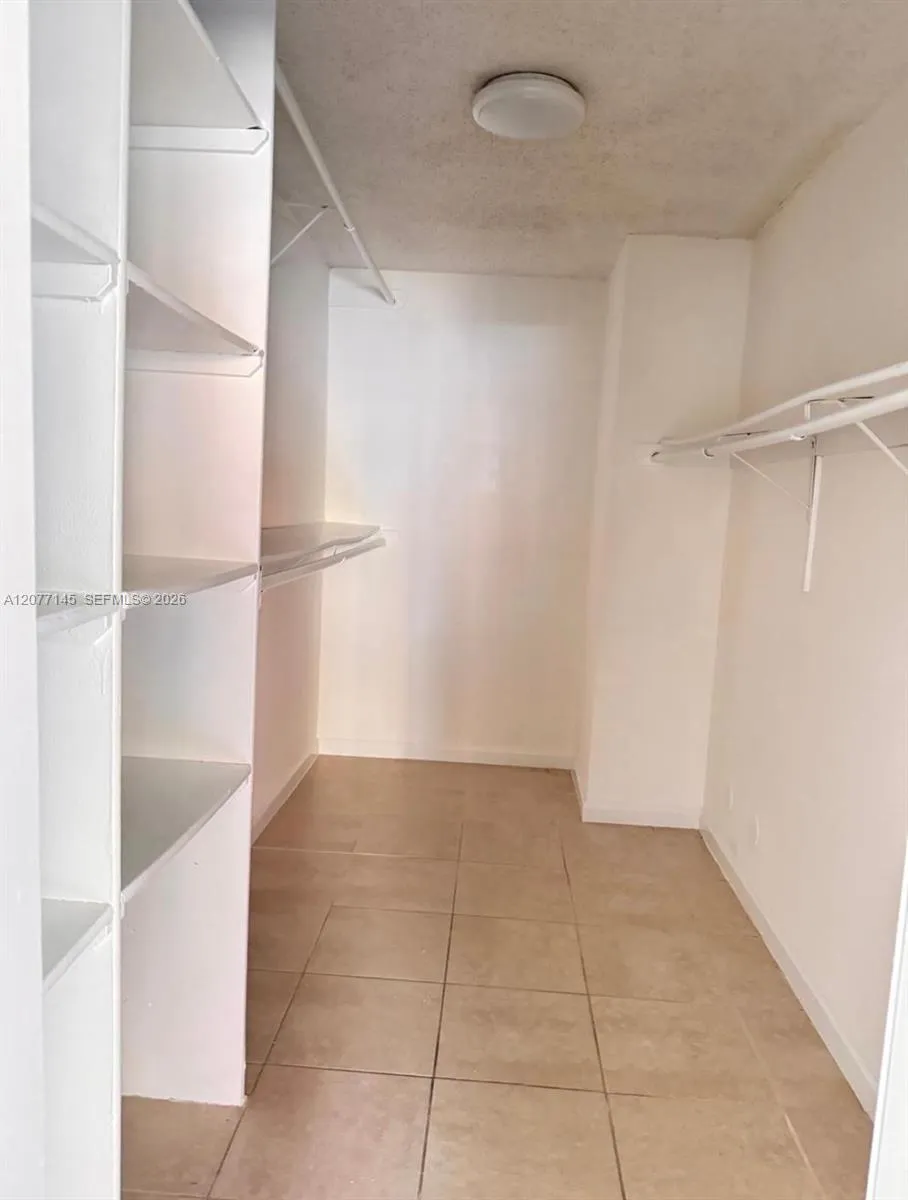 6960 Miami Gardens Dr #2-225 Hialeah, FL 33015