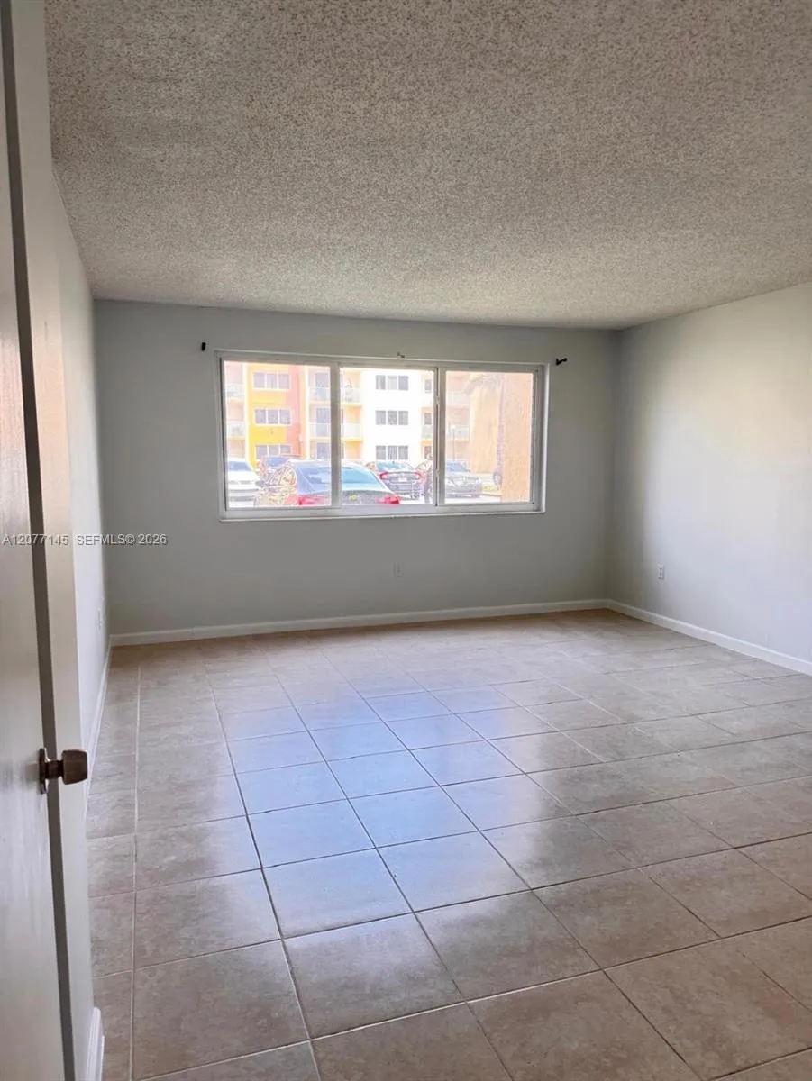 6960 Miami Gardens Dr #2-225 Hialeah, FL 33015