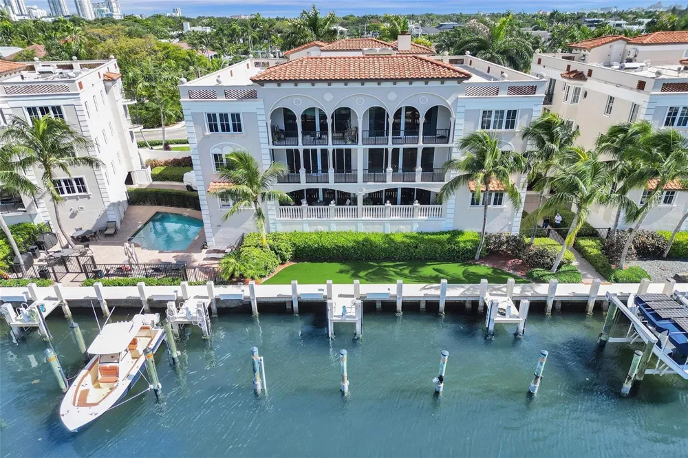 1424 SE 12th Street #2B Fort Lauderdale, FL 33316