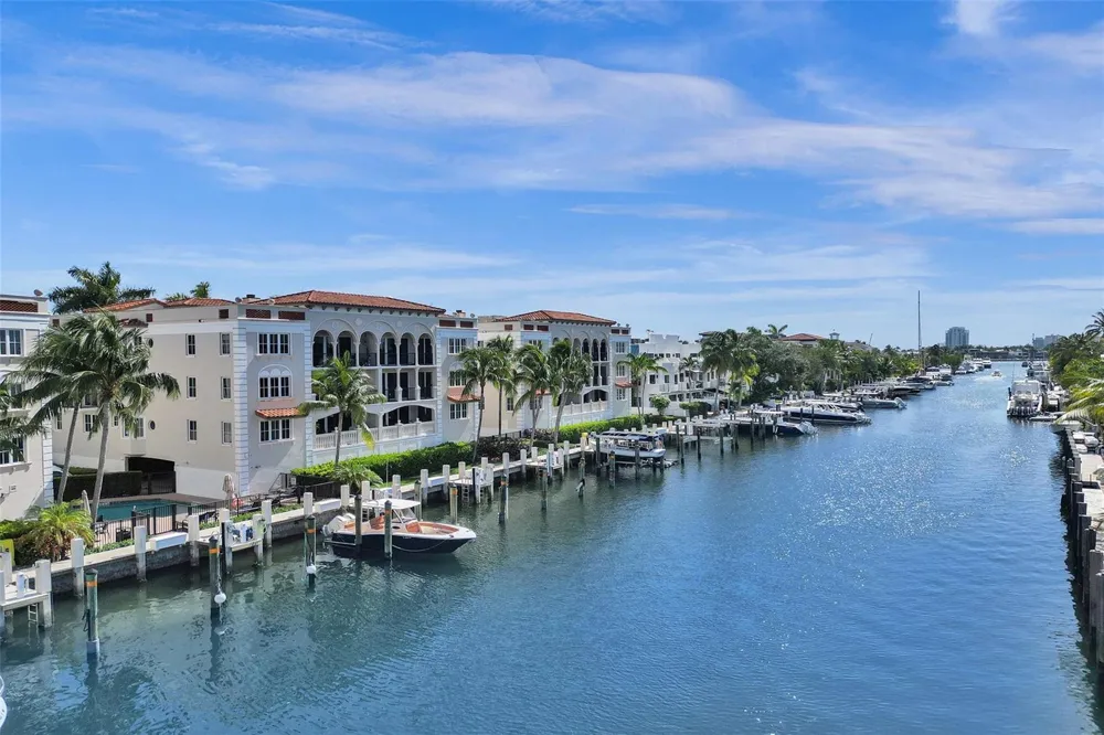 1424 SE 12th Street #2B Fort Lauderdale, FL 33316