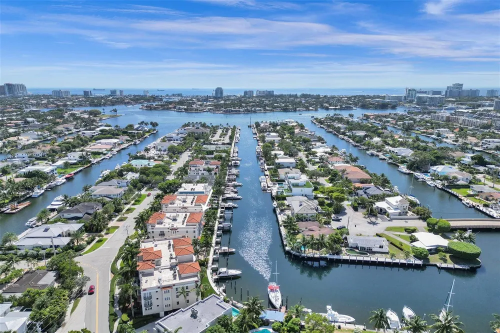 1424 SE 12th Street #2B Fort Lauderdale, FL 33316