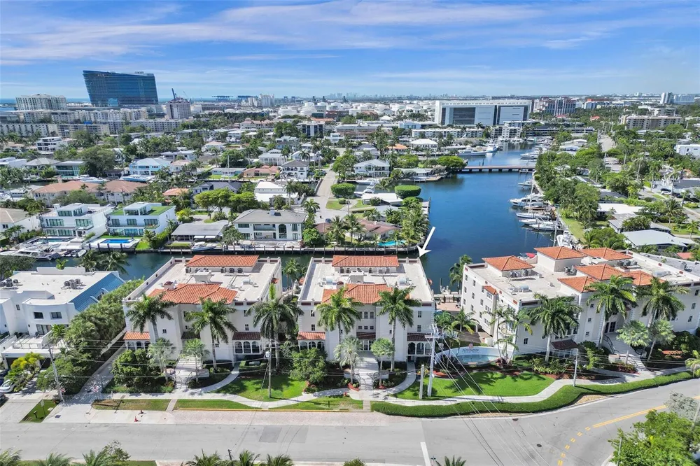 1424 SE 12th Street #2B Fort Lauderdale, FL 33316