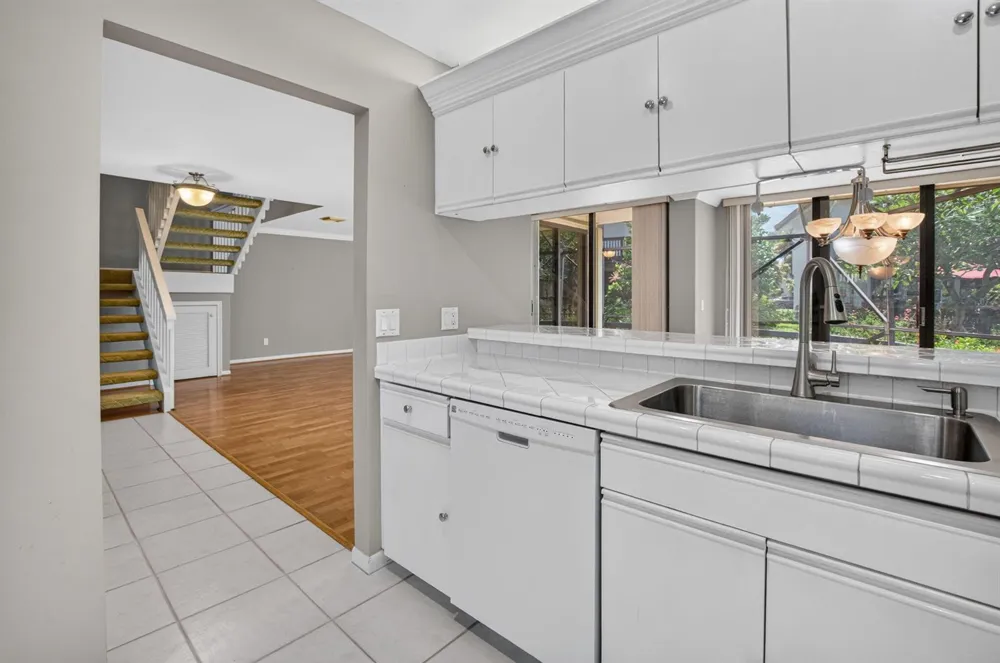 5726 FOX HOLLOW DRIVE #G Boca Raton, FL 33486