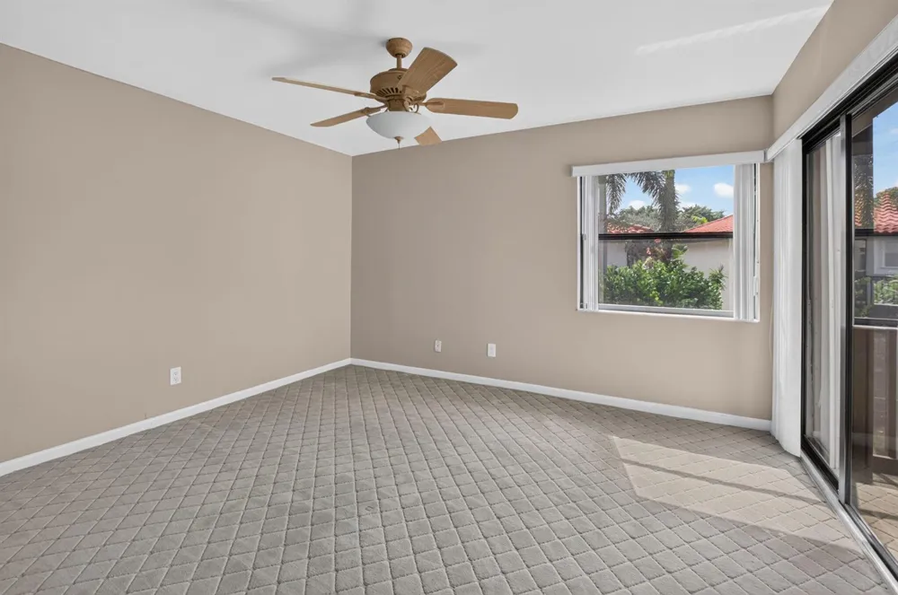 5726 FOX HOLLOW DRIVE #G Boca Raton, FL 33486