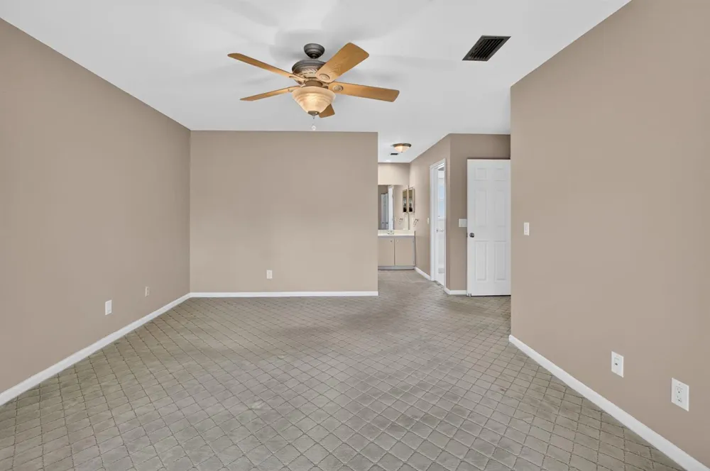 5726 FOX HOLLOW DRIVE #G Boca Raton, FL 33486