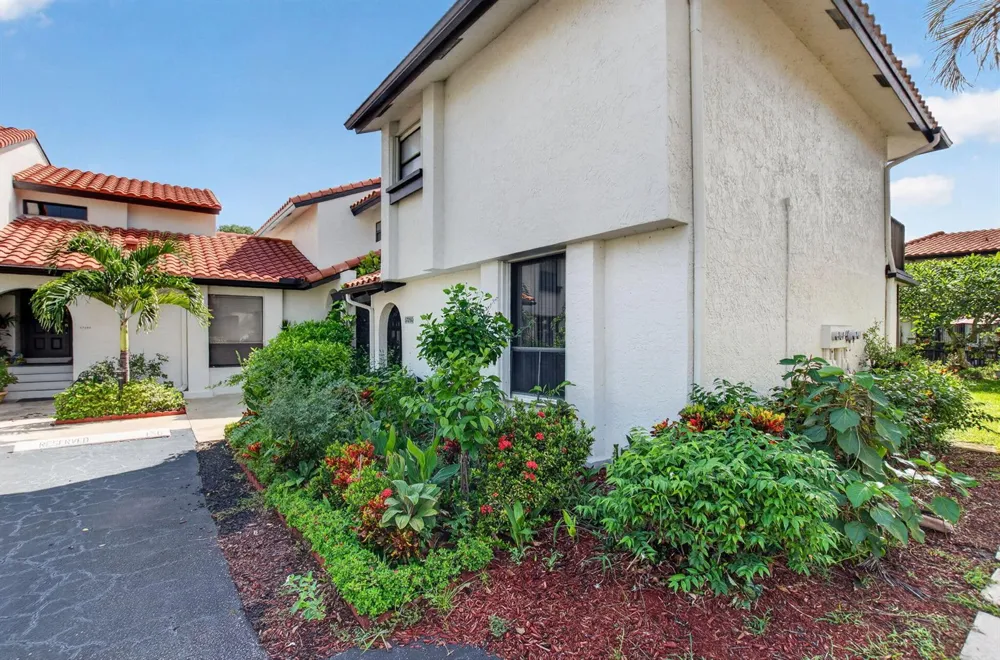 5726 FOX HOLLOW DRIVE #G Boca Raton, FL 33486