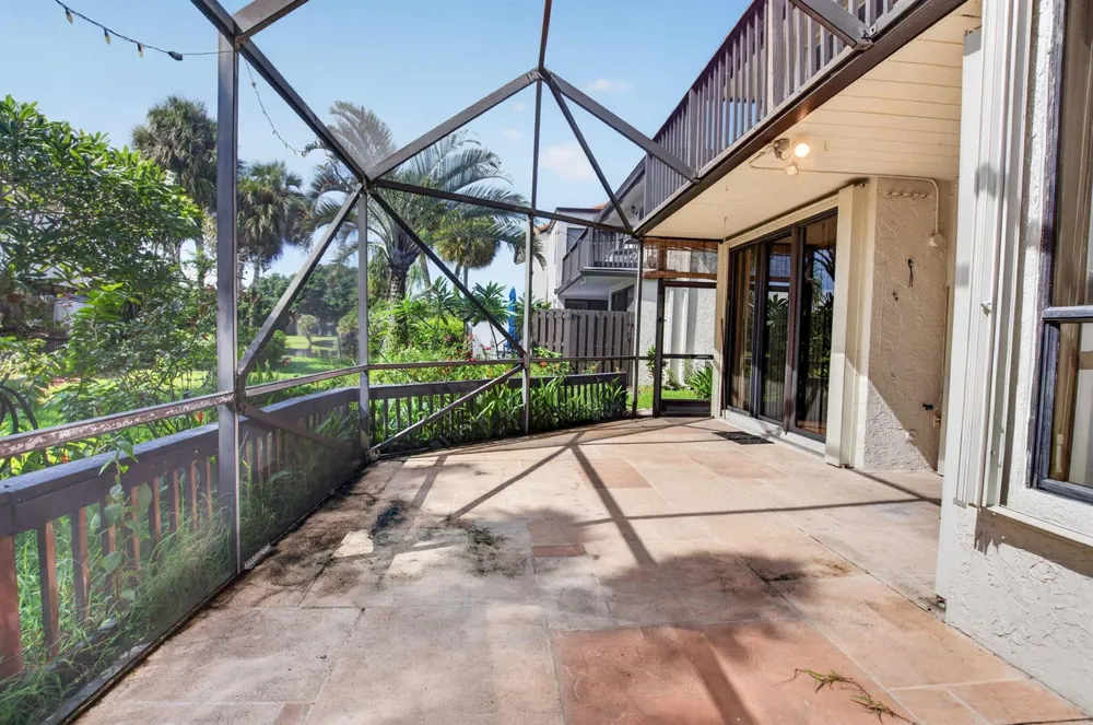 5726 FOX HOLLOW DRIVE #G Boca Raton, FL 33486
