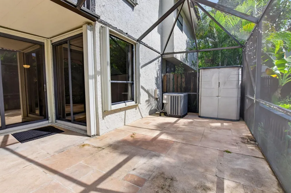 5726 FOX HOLLOW DRIVE #G Boca Raton, FL 33486