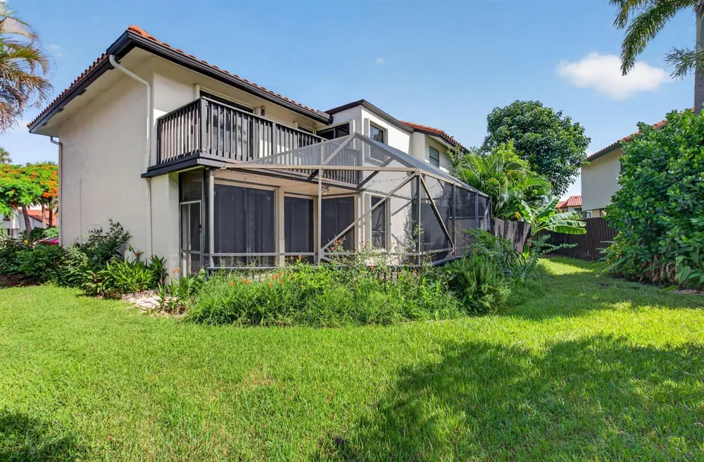 5726 FOX HOLLOW DRIVE #G Boca Raton, FL 33486