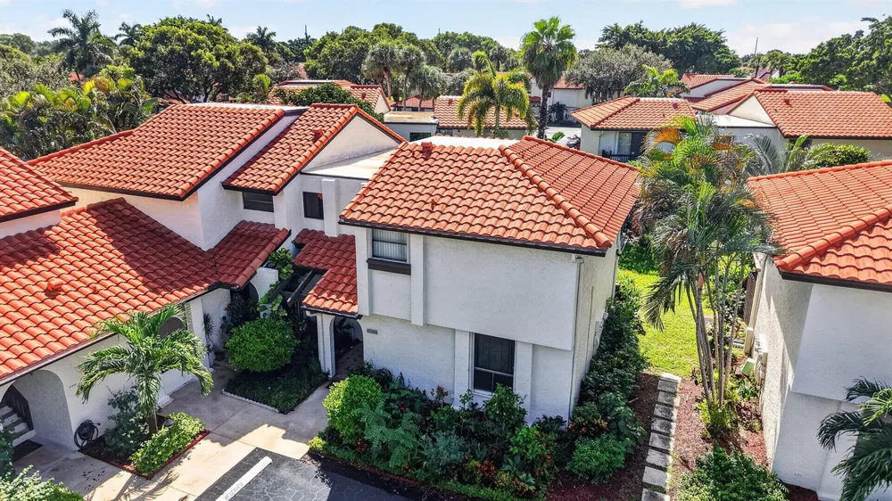 5726 FOX HOLLOW DRIVE #G Boca Raton, FL 33486