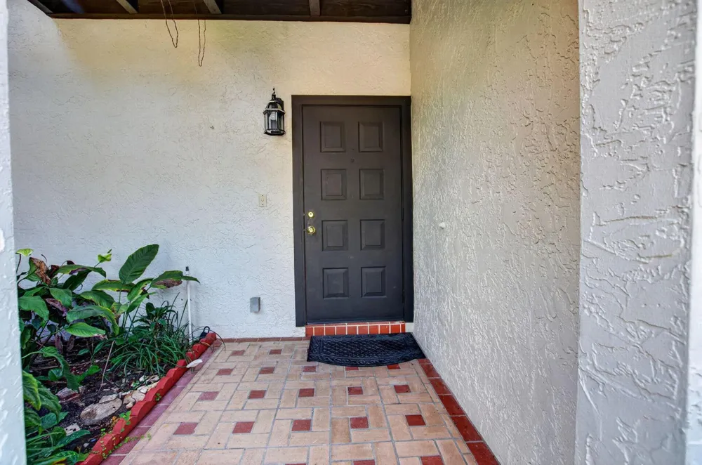 5726 FOX HOLLOW DRIVE #G Boca Raton, FL 33486