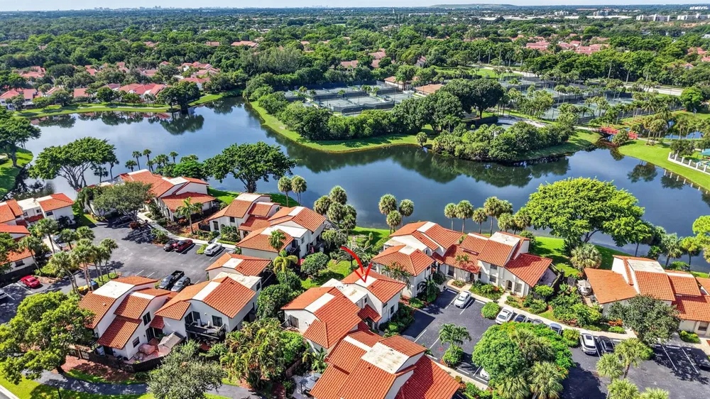 5726 FOX HOLLOW DRIVE #G Boca Raton, FL 33486
