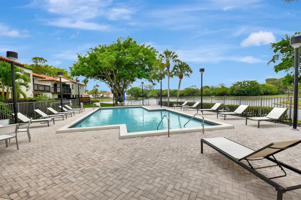 5726 FOX HOLLOW DRIVE #G Boca Raton, FL 33486