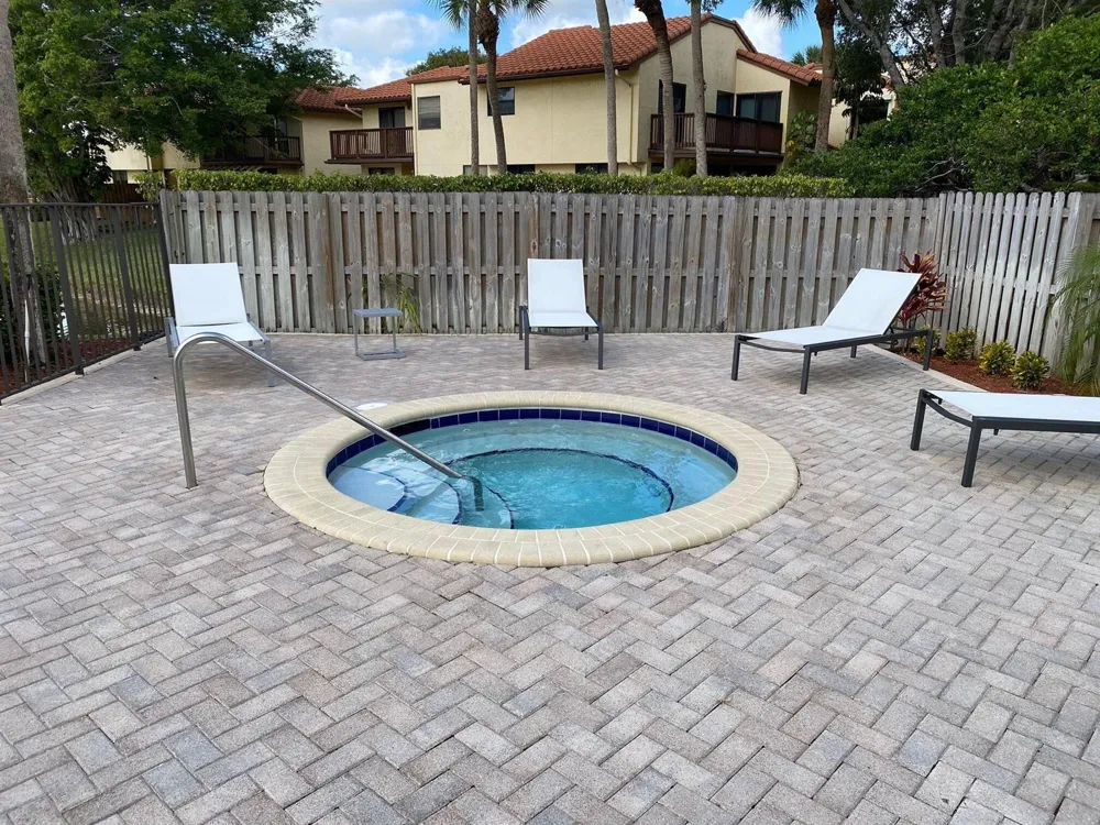 5726 FOX HOLLOW DRIVE #G Boca Raton, FL 33486