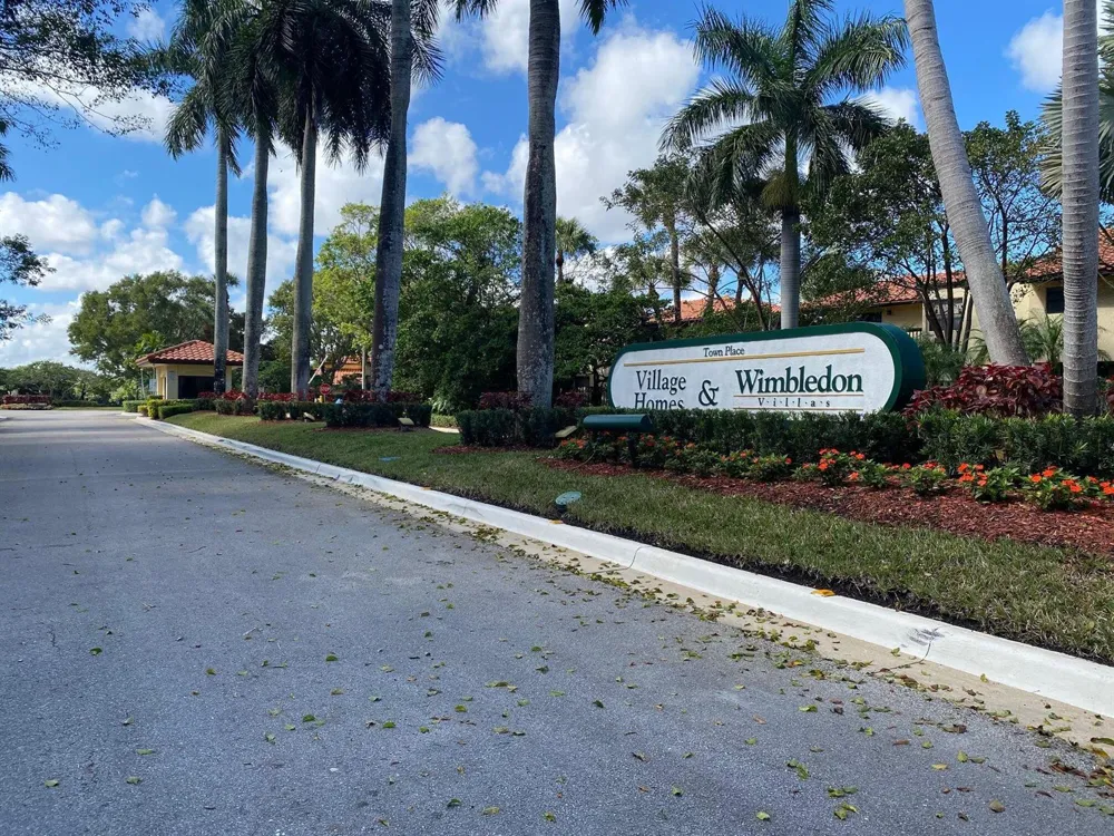 5726 FOX HOLLOW DRIVE #G Boca Raton, FL 33486