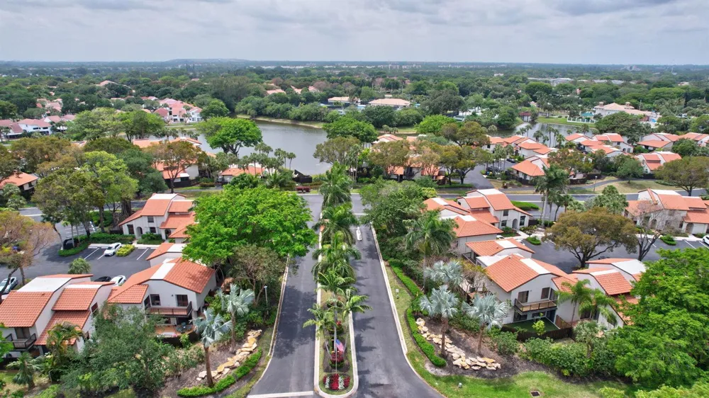 5726 FOX HOLLOW DRIVE #G Boca Raton, FL 33486