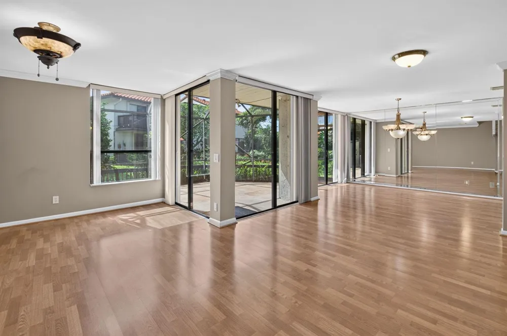 5726 FOX HOLLOW DRIVE #G Boca Raton, FL 33486