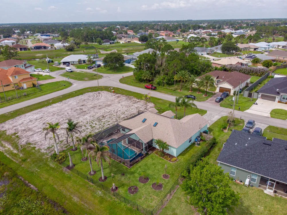 5593 NW WESLEY ROAD Port St. Lucie, FL 34986