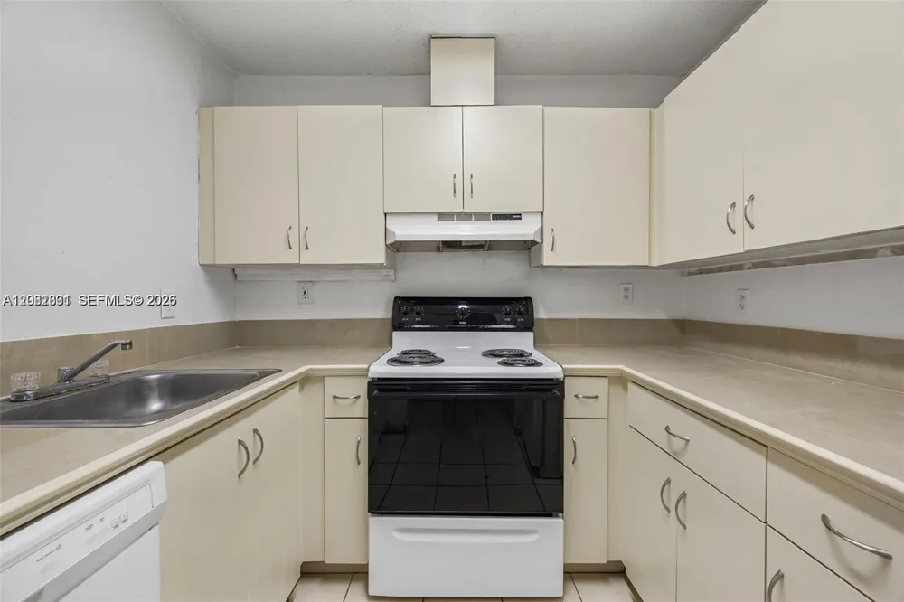 8421 SW 209th St #8421 Cutler Bay, FL 33189