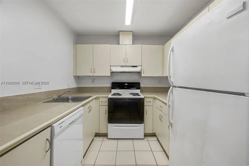 8421 SW 209th St #8421 Cutler Bay, FL 33189