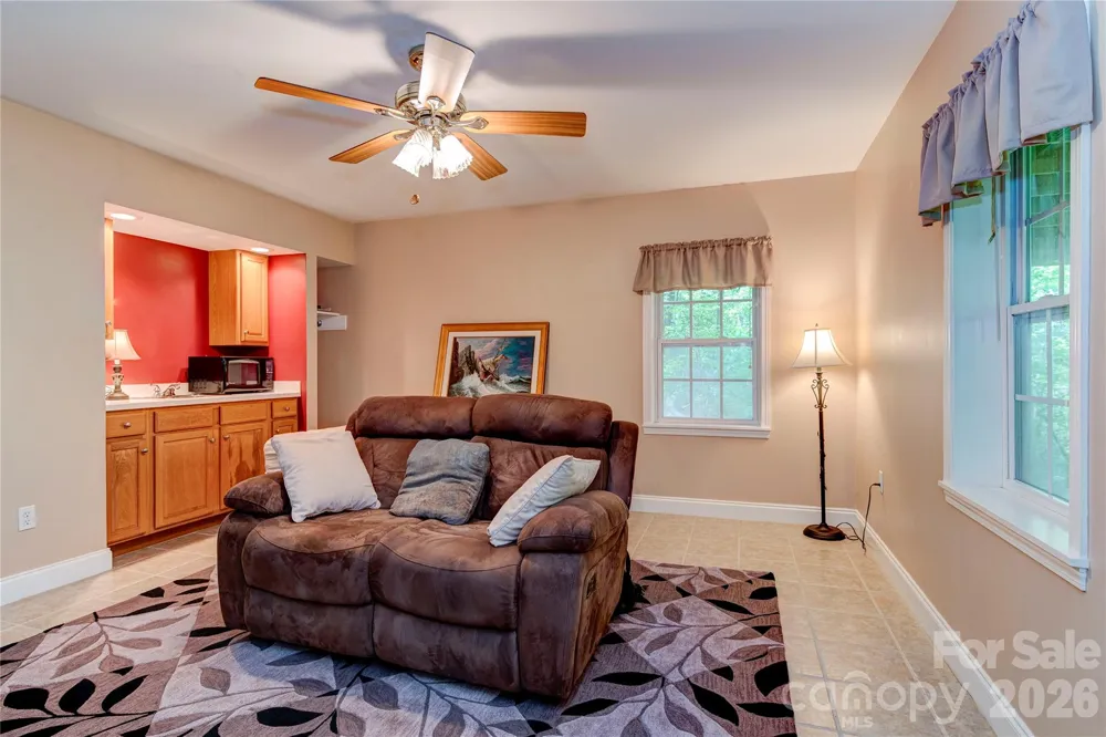 6 Majestic Trace Hendersonville, NC 28739