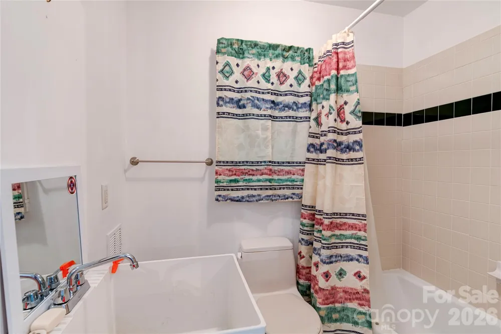 6 Majestic Trace Hendersonville, NC 28739