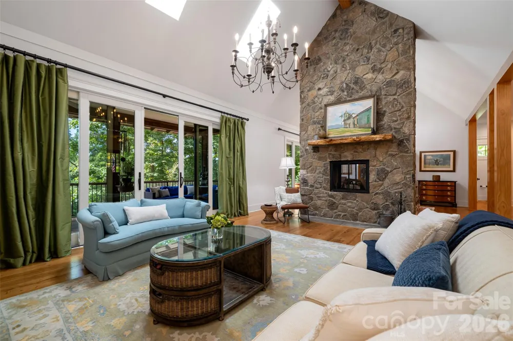 442 Autumn Sky Drive Hendersonville, NC 28792