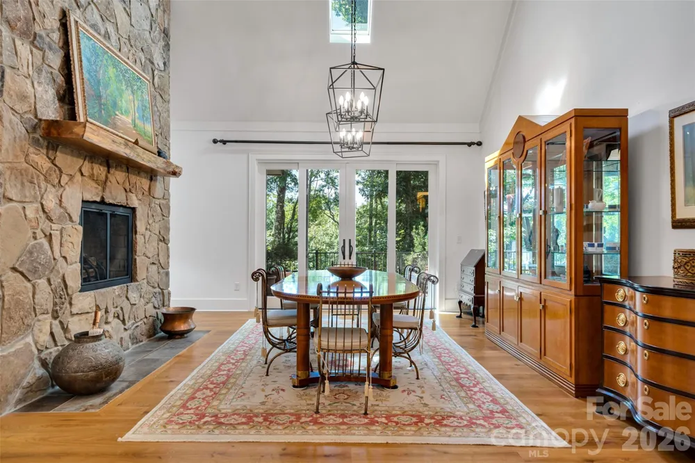442 Autumn Sky Drive Hendersonville, NC 28792