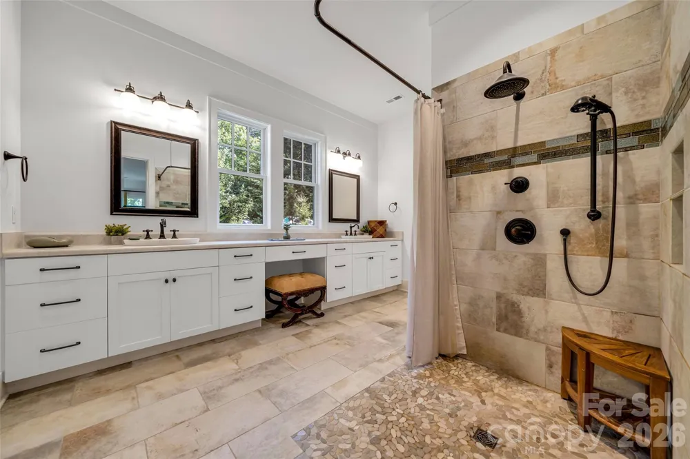 442 Autumn Sky Drive Hendersonville, NC 28792