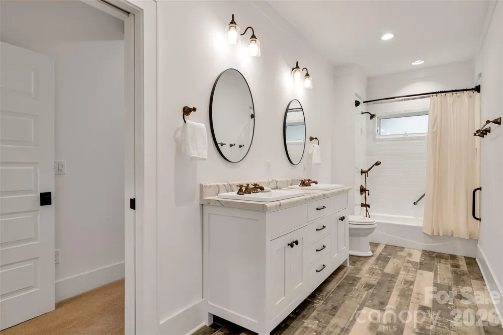 442 Autumn Sky Drive Hendersonville, NC 28792