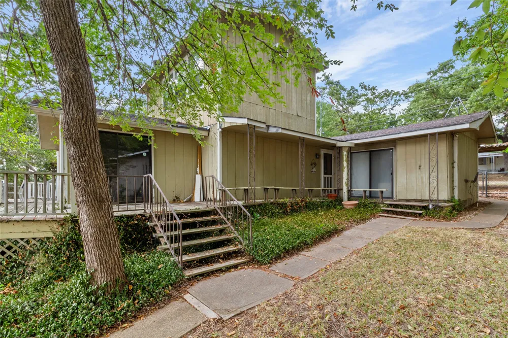 142 Lowe Drive Mabank, TX 75156