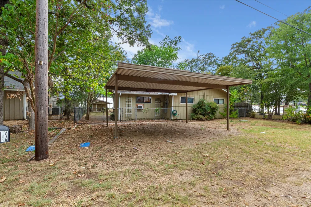 142 Lowe Drive Mabank, TX 75156