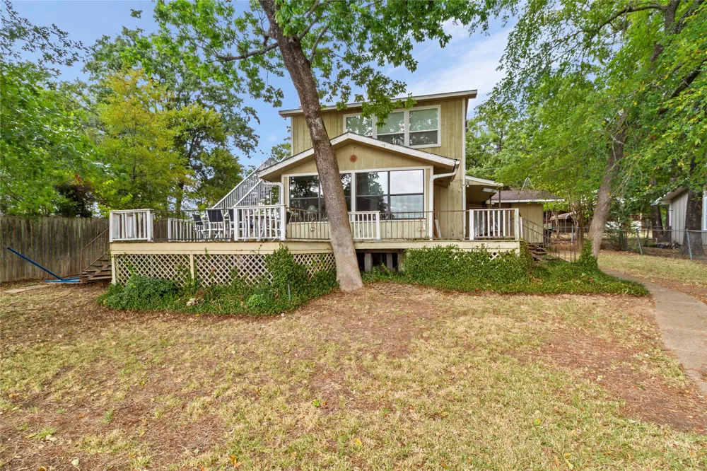 142 Lowe Drive Mabank, TX 75156