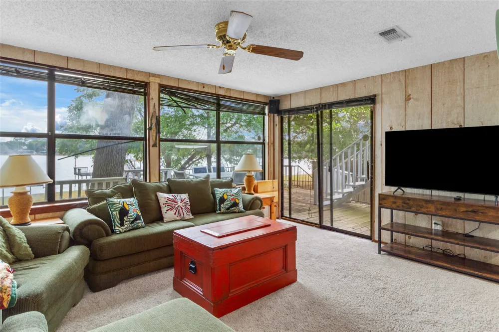 142 Lowe Drive Mabank, TX 75156