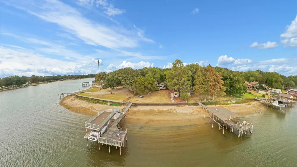 142 Lowe Drive Mabank, TX 75156