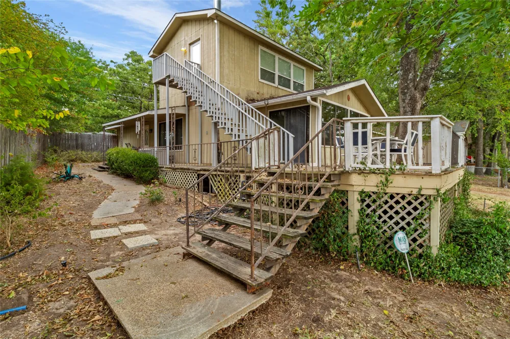 142 Lowe Drive Mabank, TX 75156