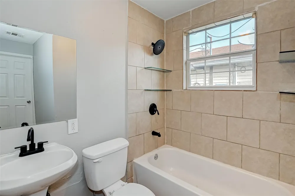 7946 Jutland Road Houston, TX 77033