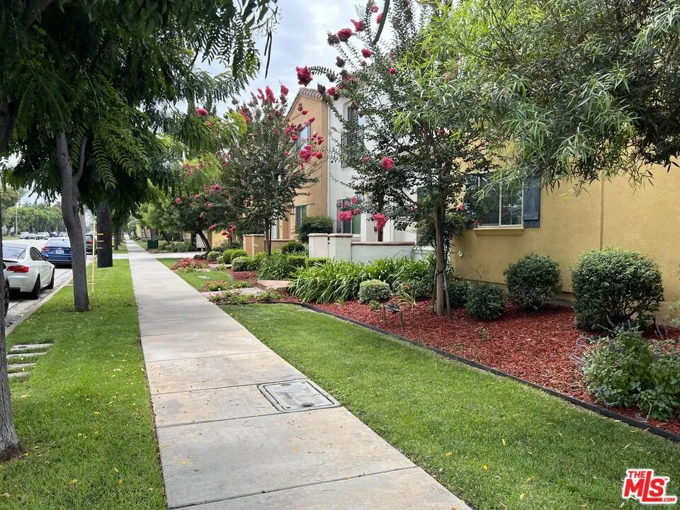 9124 Florence Avenue Downey, CA 90240