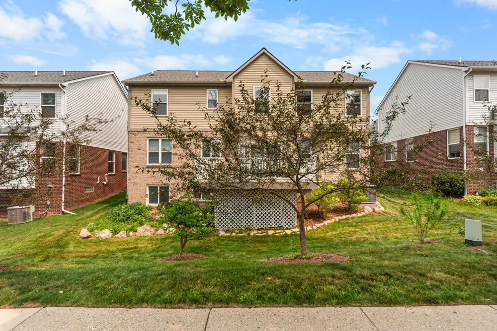 2608 Nadia Court Ann Arbor, MI 48105